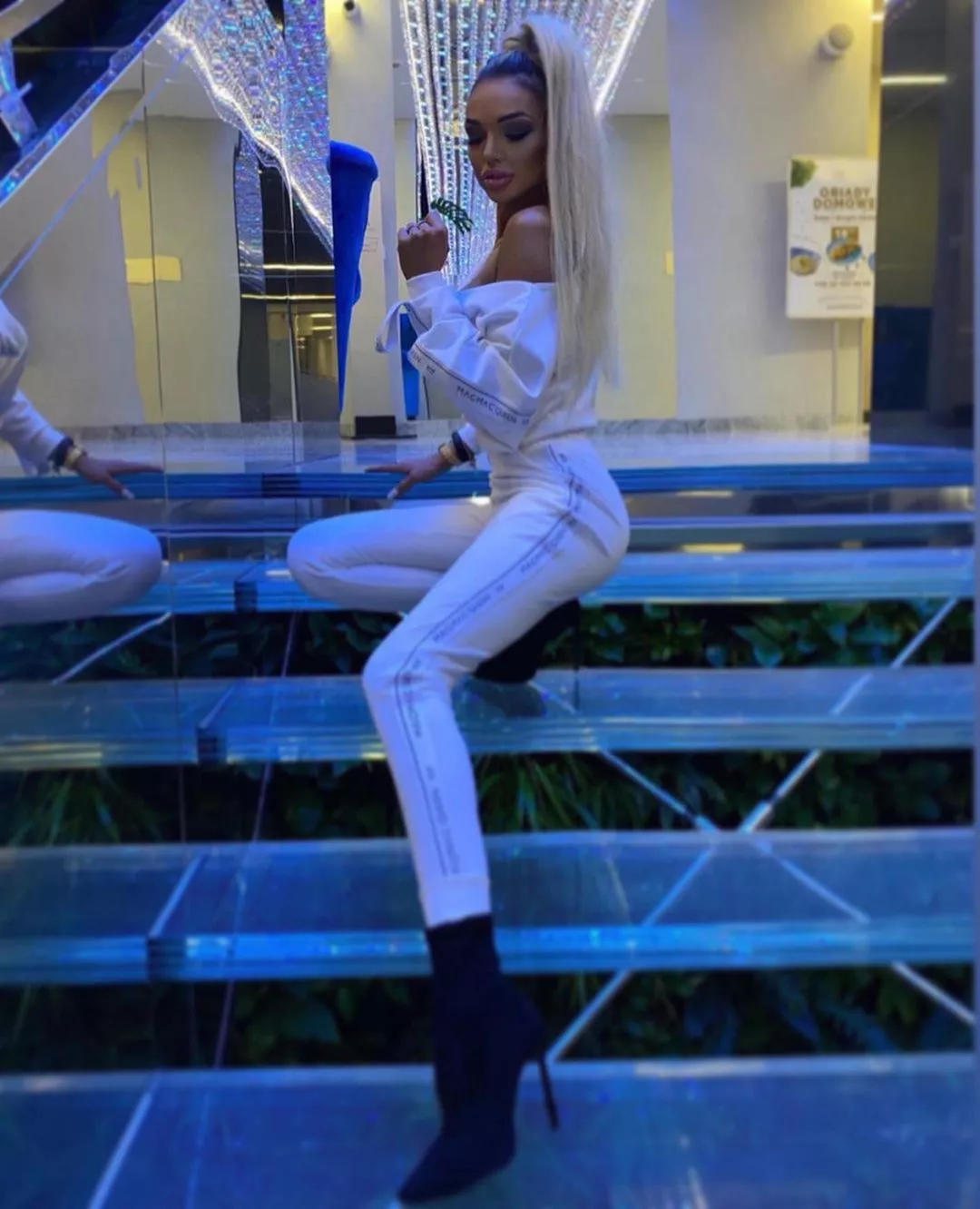 Perfekcyjne ciało?! Wokalistka disco polo znakomicie podkreśliła swoją idealną figurę! 
